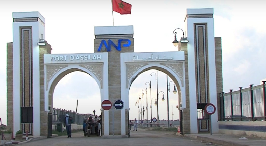 أصيلا: البنزين و سجلات البحارة تشل حركة الإبحار بالميناء