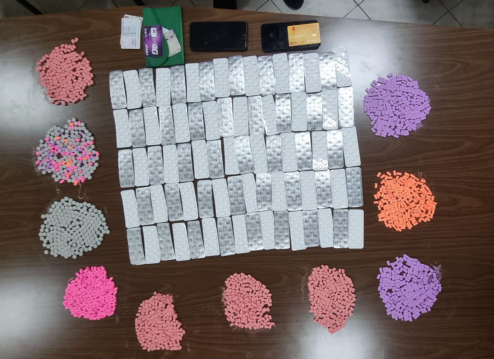 سلا.. توقيف شخصين متهمين بحيازة و ترويج المخدرات