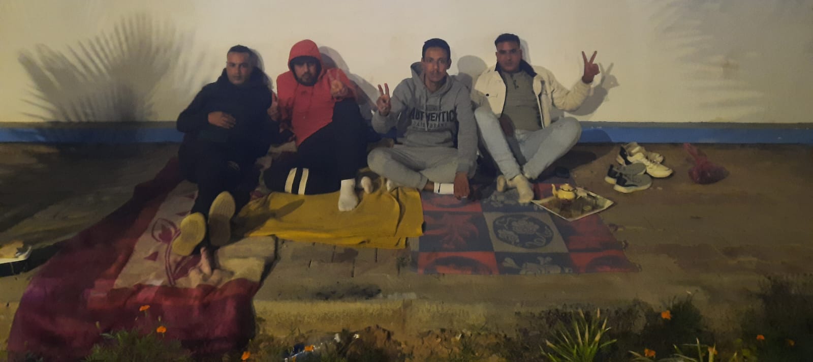 طانطان.. اعتصام مفتوح للمطرودين من سوق السمك بسبب عنصرية مسؤول بالميناء