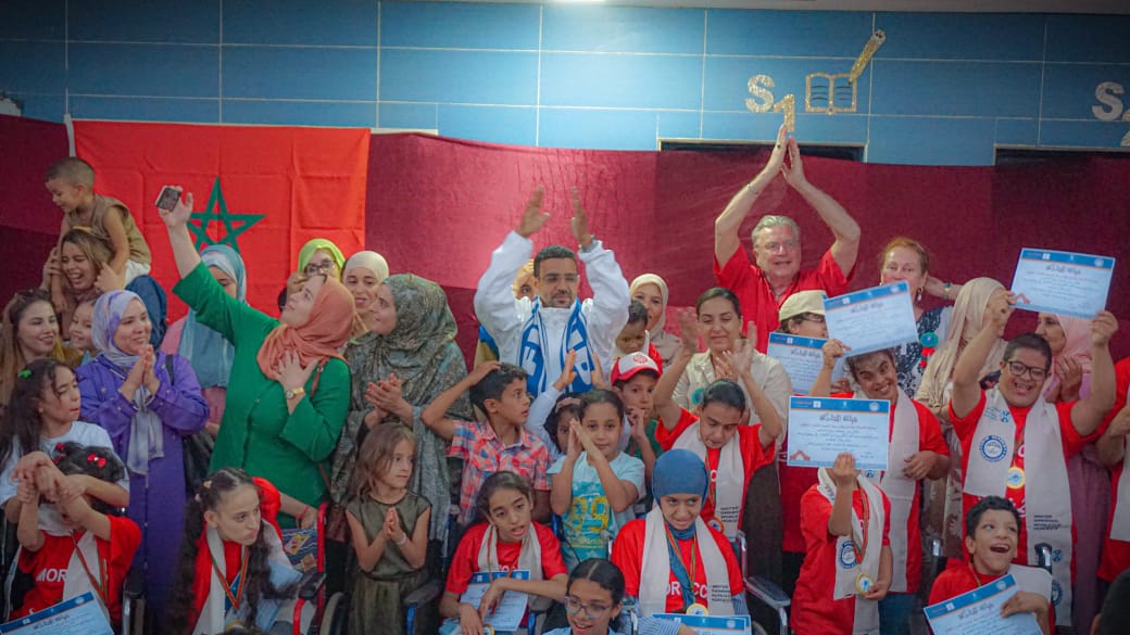 جمعية “سويم أكاديمي” تنظم نشاطاً ترفيهياً لذوي الاحتياجات الخاصة بالعيون احتفاءً بالذكرى الخمسينية للمسيرة الخضراء