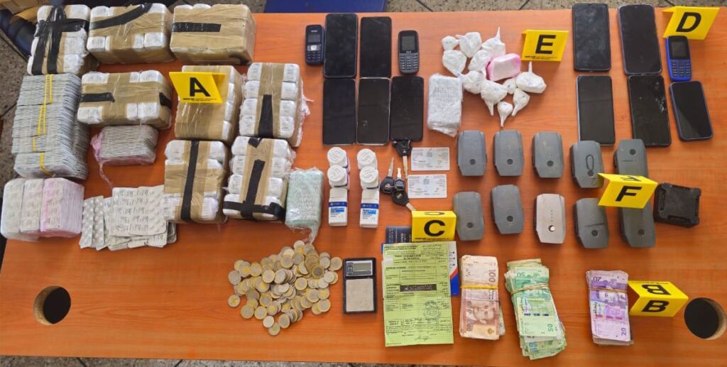 أمن تطوان يحجز 26 ألفا و550 قرصا مخدرا، وتوقيف شخصين