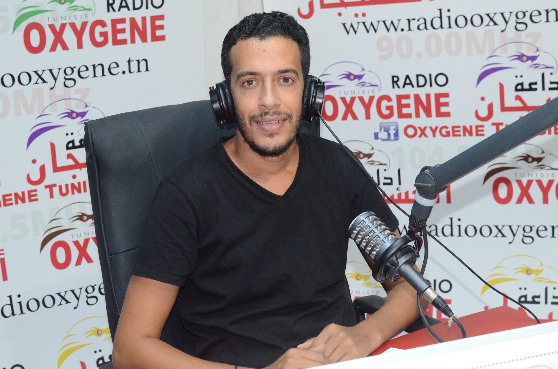 إعلامي تونسي يروج الأكاذيب عن كأس أمم إفريقيا من المغرب ويثير غضب المغاربة