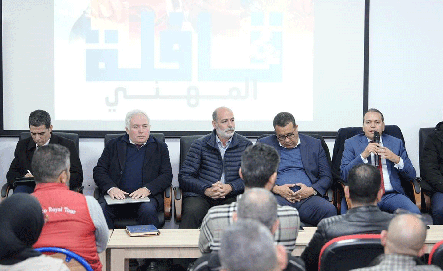 قافلة المهني تحط الرحال بسلا لتوعية الصناع التقليديين بأهمية البطاقة المهنية