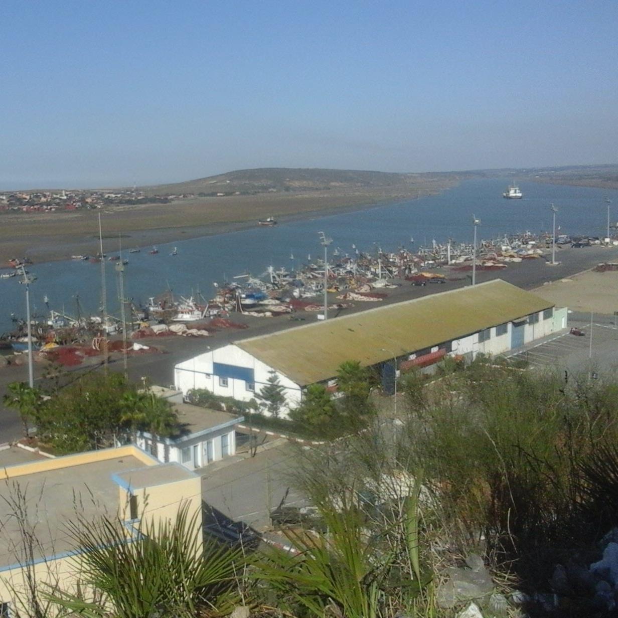 تحذير بحري: الأرصاد تتوقع أمواجاً عاتية ورياحاً قوية على سواحل الرباط والقنيطرة