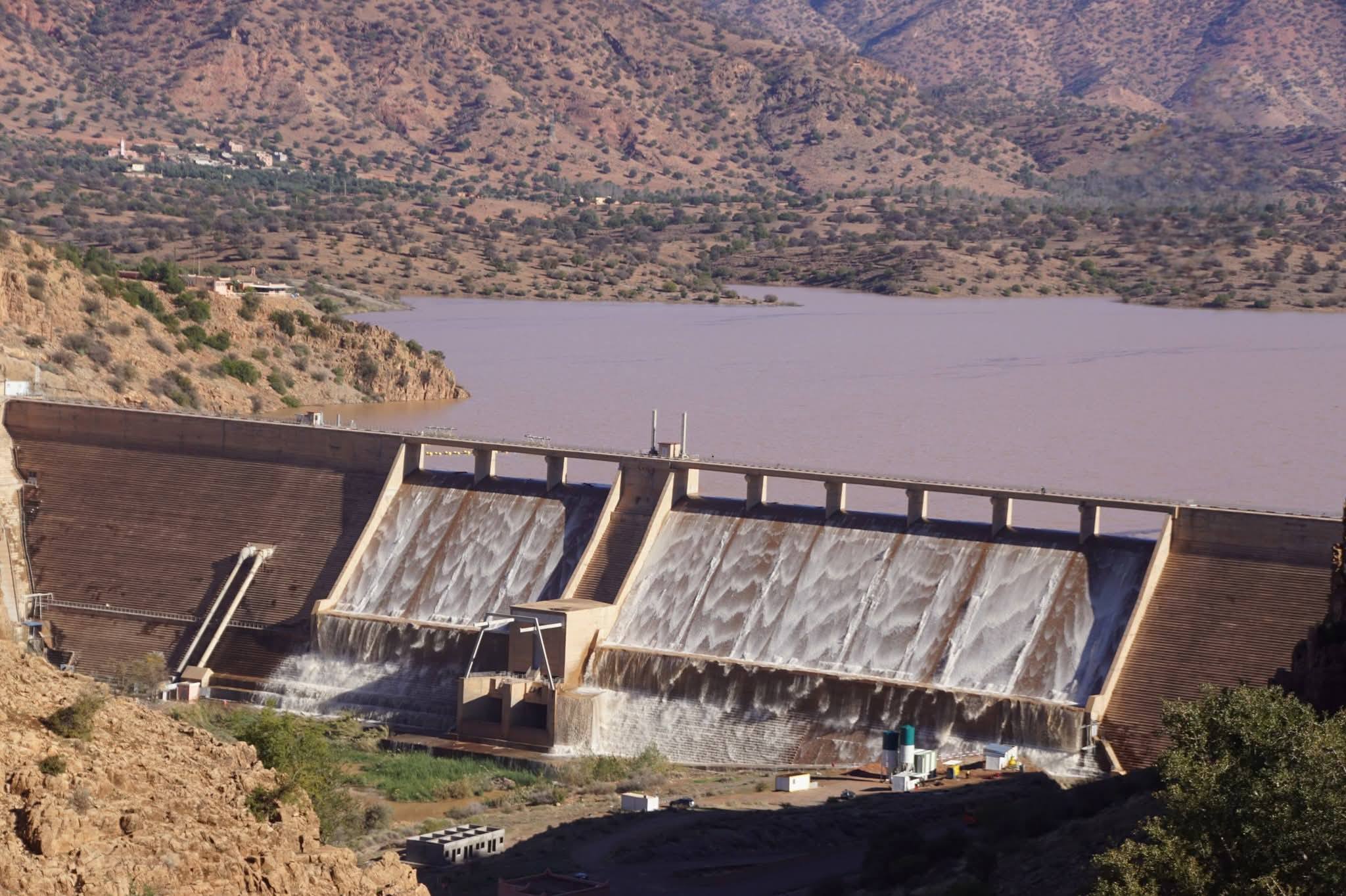 تارودانت.. إطلاق مياه سد أولوز بعد امتلائه بنسبة 100%