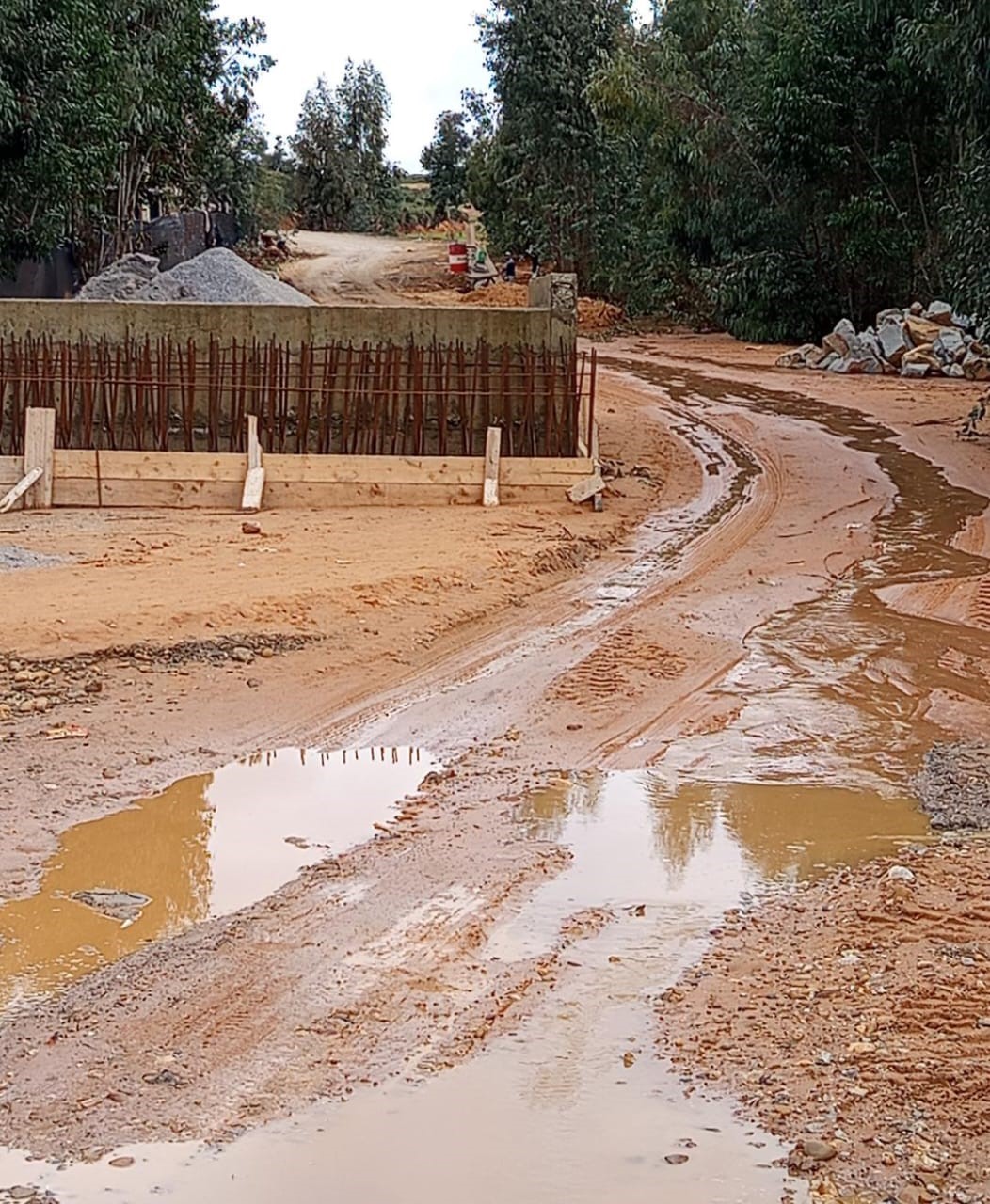فضيحة في جماعة عامر السفلية: مشروع طريق سيدي رابح المنشية يتحول إلى كارثة