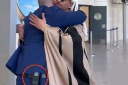 لقطة “آيفون 17” و”الطالكي” في استقبال خالد العليان تثير الجدل حول إخراج مدروس