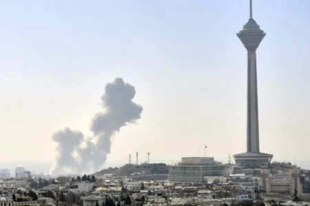 وقفة احتجاجية بطنجة دعما لإيران بعد التصعيد العسكري في الخليج