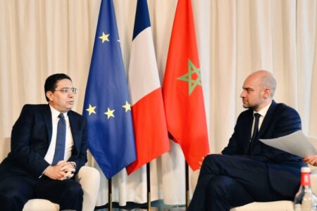 المغرب وفرنسا يقتربان من شراكة في الطاقة النووية المدنية