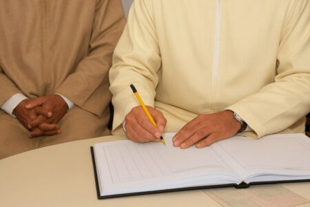 عدول المغرب يحتجون ويواصلون الإضراب رفضا لمشروع قانون 16.22