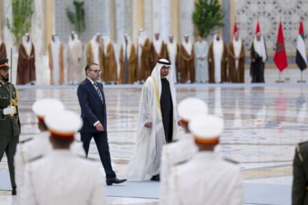 محمد بن زايد ومحمد السادس يبحثان تعزيز التعاون وتطورات الشرق الأوسط