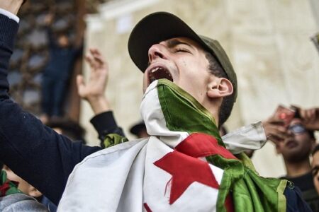 سجن أستاذ جامعي بالجزائر يعيد الجدل حول حرية التعبير