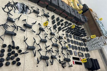 تنسيق أمني يطيح بـ8 أشخاص بينهم جزائري بوجدة ويحبط تهريب 700 كلغ من المخدرات