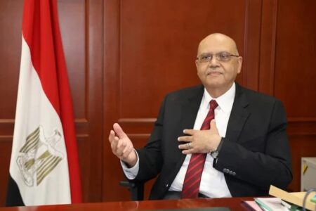 توشيح سفير مصر السابق بالمغرب بالوسام العلوي من درجة قائد