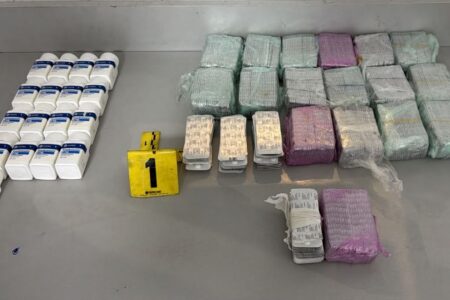 أمن طنجة المتوسط يحبط تهريب 14 ألف قرص مخدر قادمة من إسبانيا داخل شاحنة نقل دولي