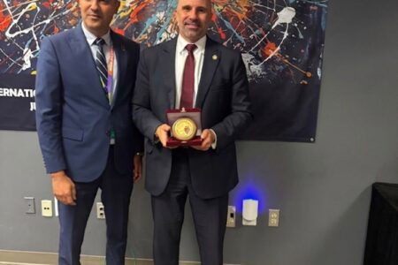 نائب مدير الـ FBI يزور مركز التعاون الأمني لـ”مونديال 2026″ ويشيد بالشراكة الاستراتيجية والموثوقة مع المغرب